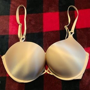 Victoria's Secret Bombshell 34DD Nude New